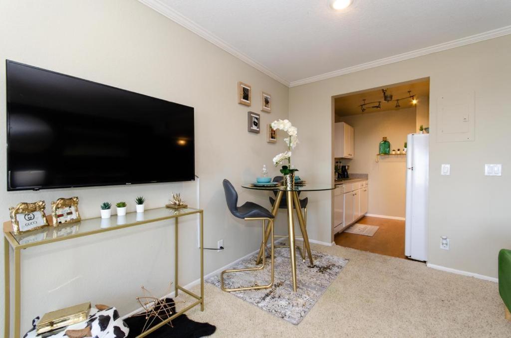 Gucci Mickey And Maxico Lofts Free Parking And Wifi Apartment Лос Анджелис Екстериор снимка