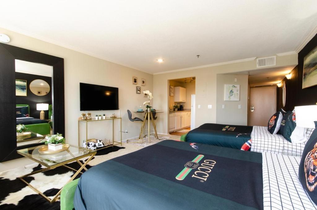 Gucci Mickey And Maxico Lofts Free Parking And Wifi Apartment Лос Анджелис Екстериор снимка