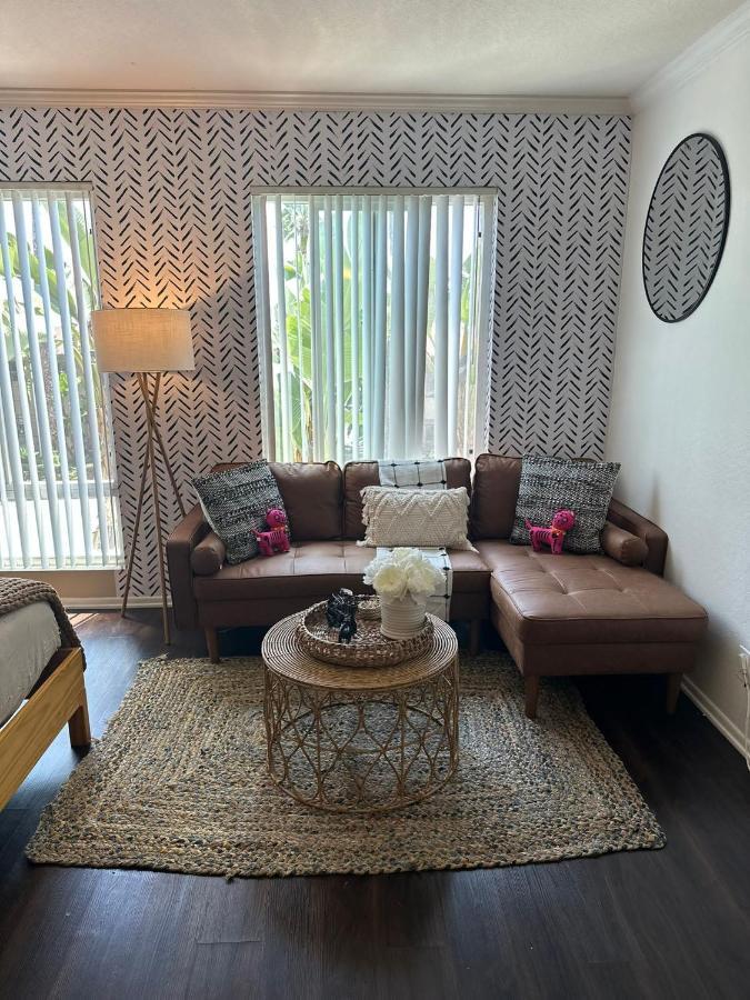 Gucci Mickey And Maxico Lofts Free Parking And Wifi Apartment Лос Анджелис Екстериор снимка